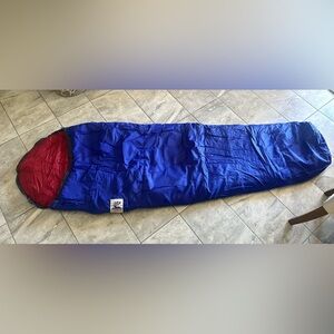 Caribou sleeping bag, purple/red